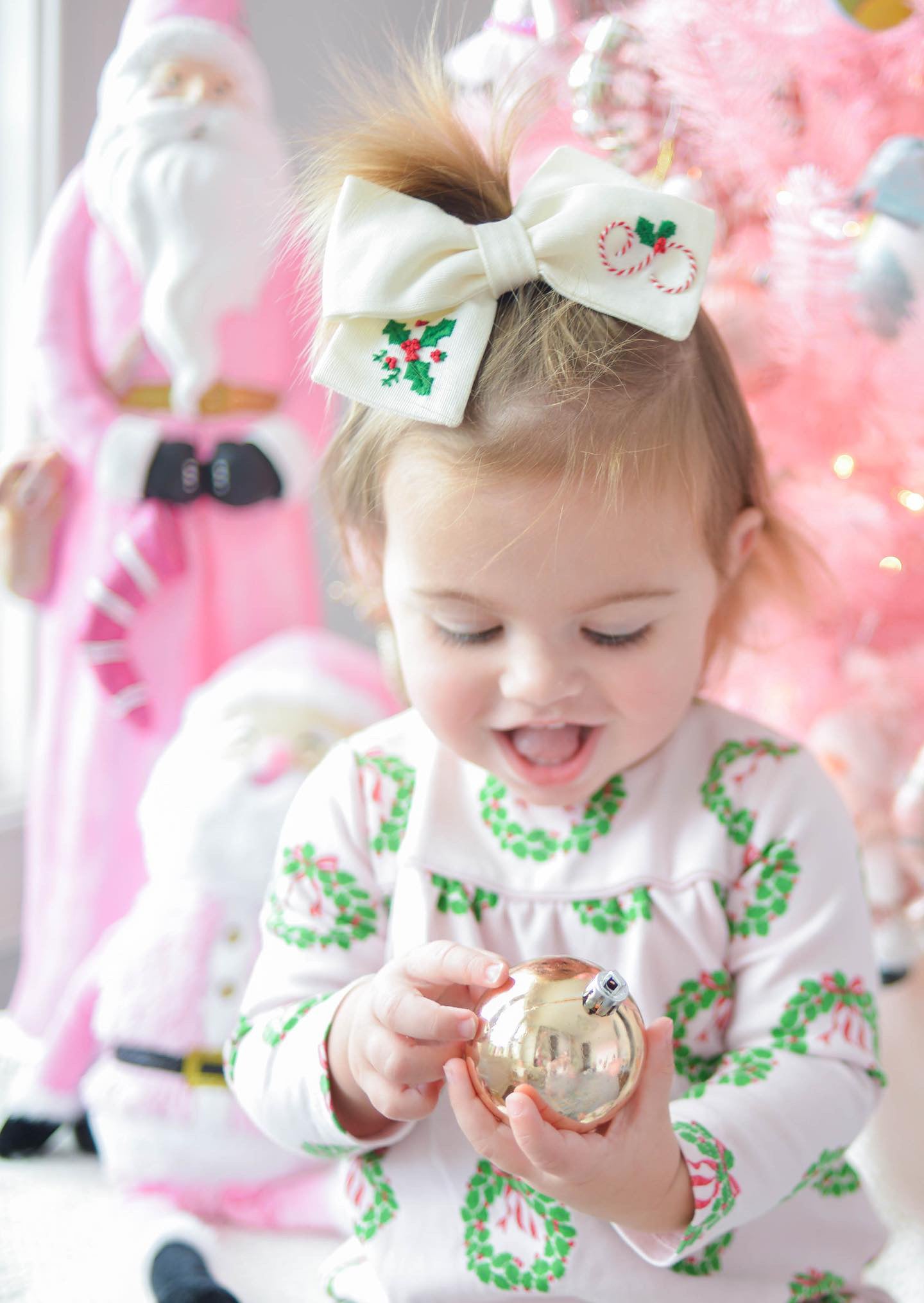 (Pre-Order)Hand Embroidered Christmas Bows