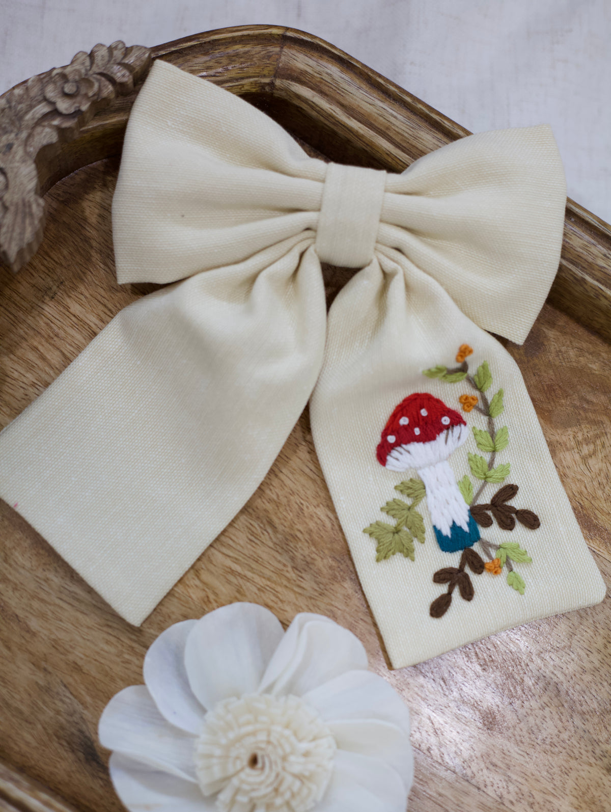 Woodland Mushroom Bow — Ivory
