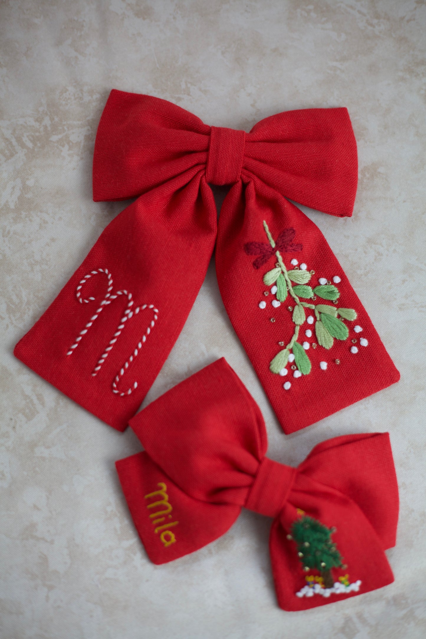 (Pre-Order) hand embroidered Custom mistletoe hair bow