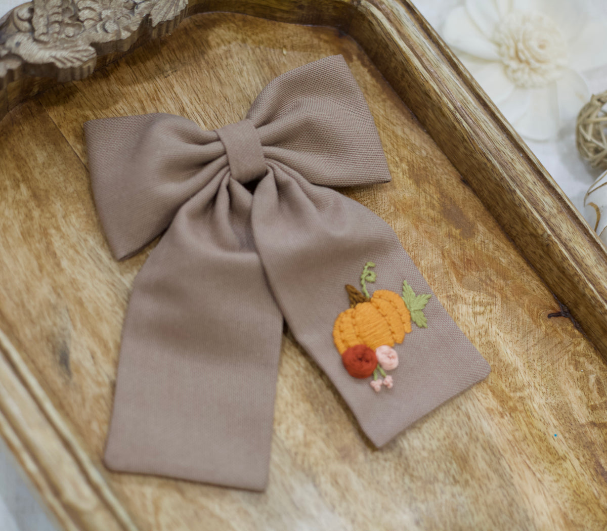 Pumpkin Harvest Bow — Mocha
