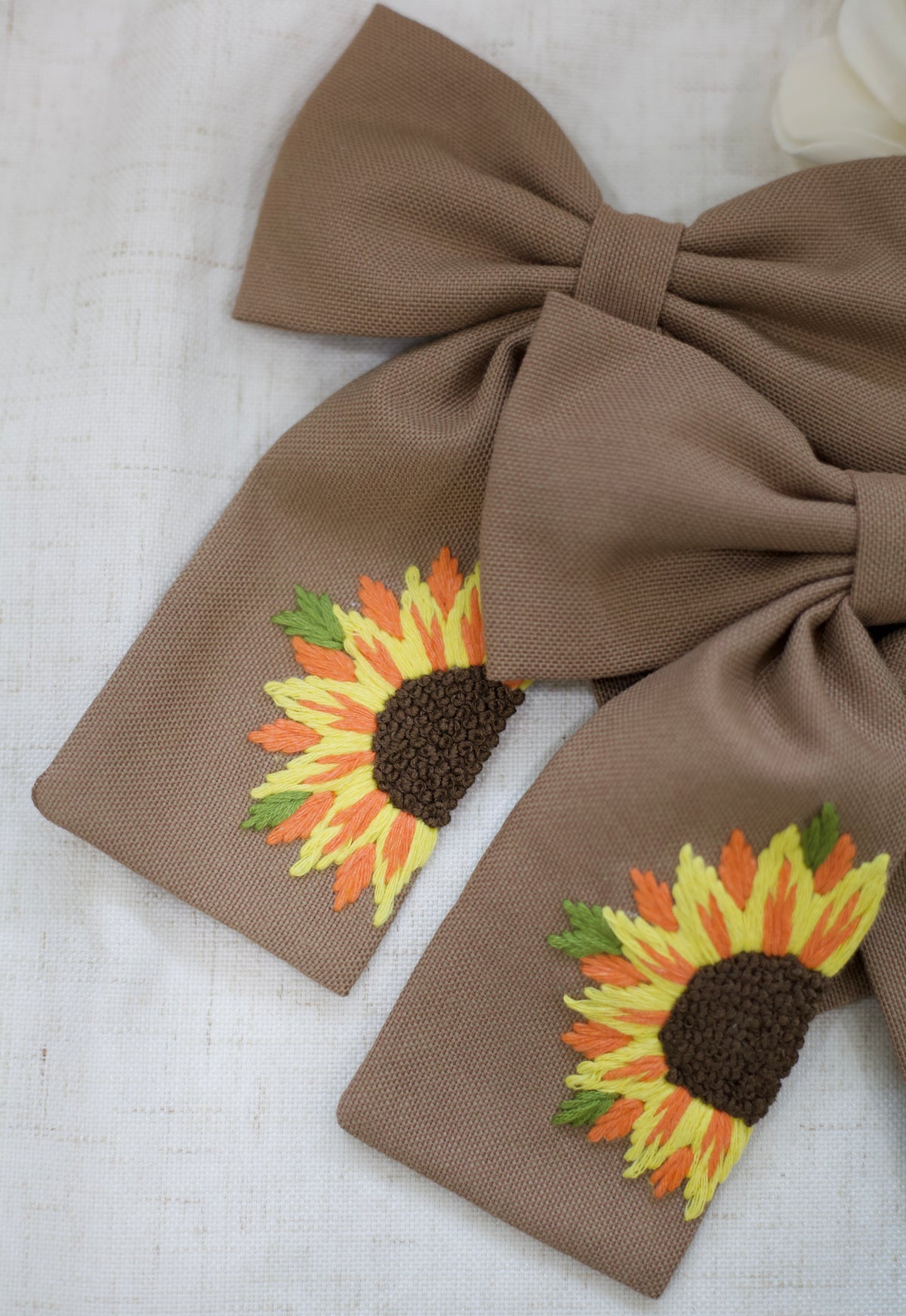 Autumn Sunflower Bow — Mocha