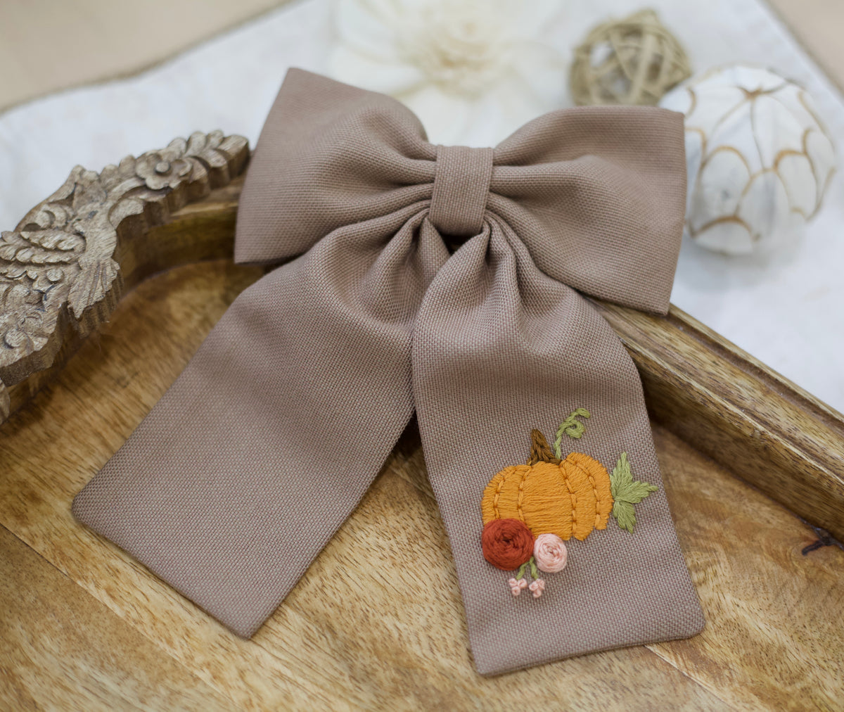 Pumpkin Harvest Bow — Mocha