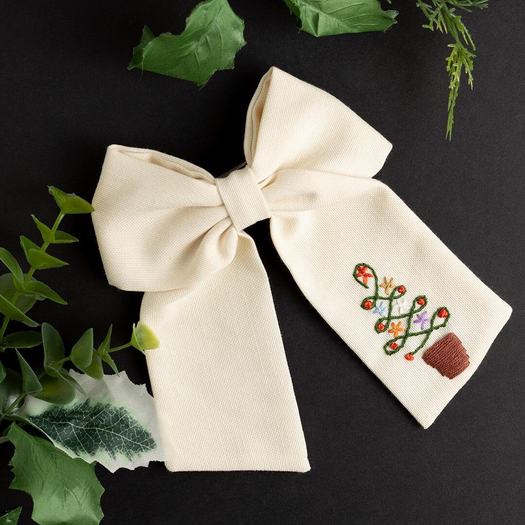 Hand Embroidered Christmas Tree bow